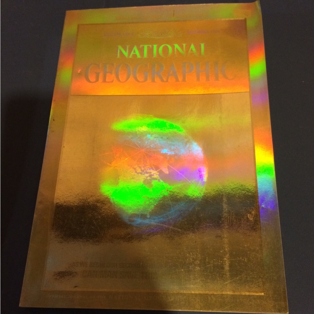 National Geographic Shattering Earth Endangered Earth 1988 Holographic Cover